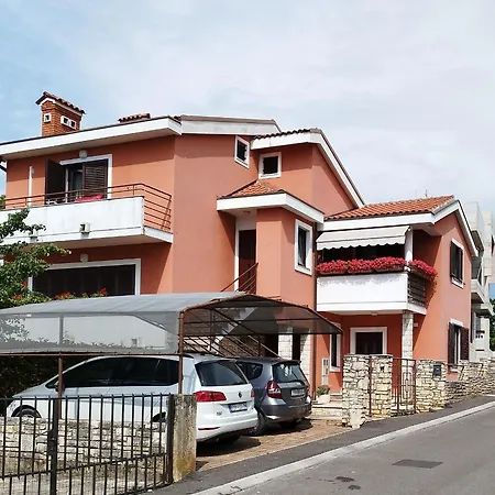 Oli Umag Apartment Exterior photo