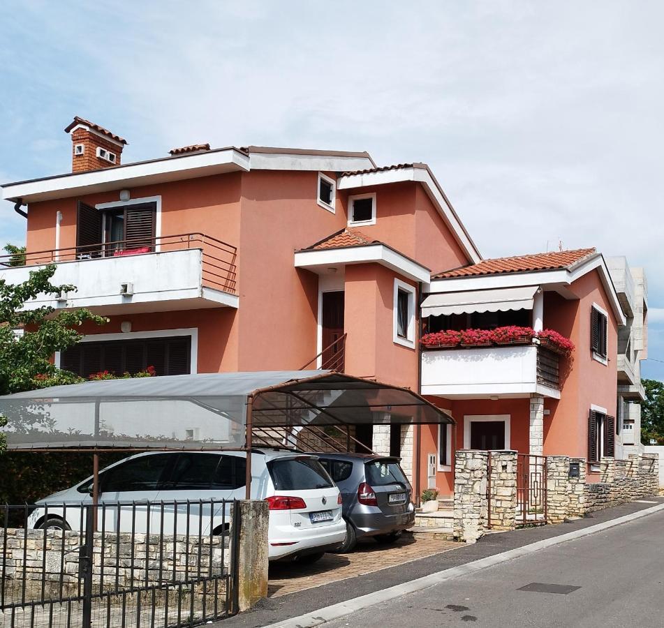 Oli * Umag